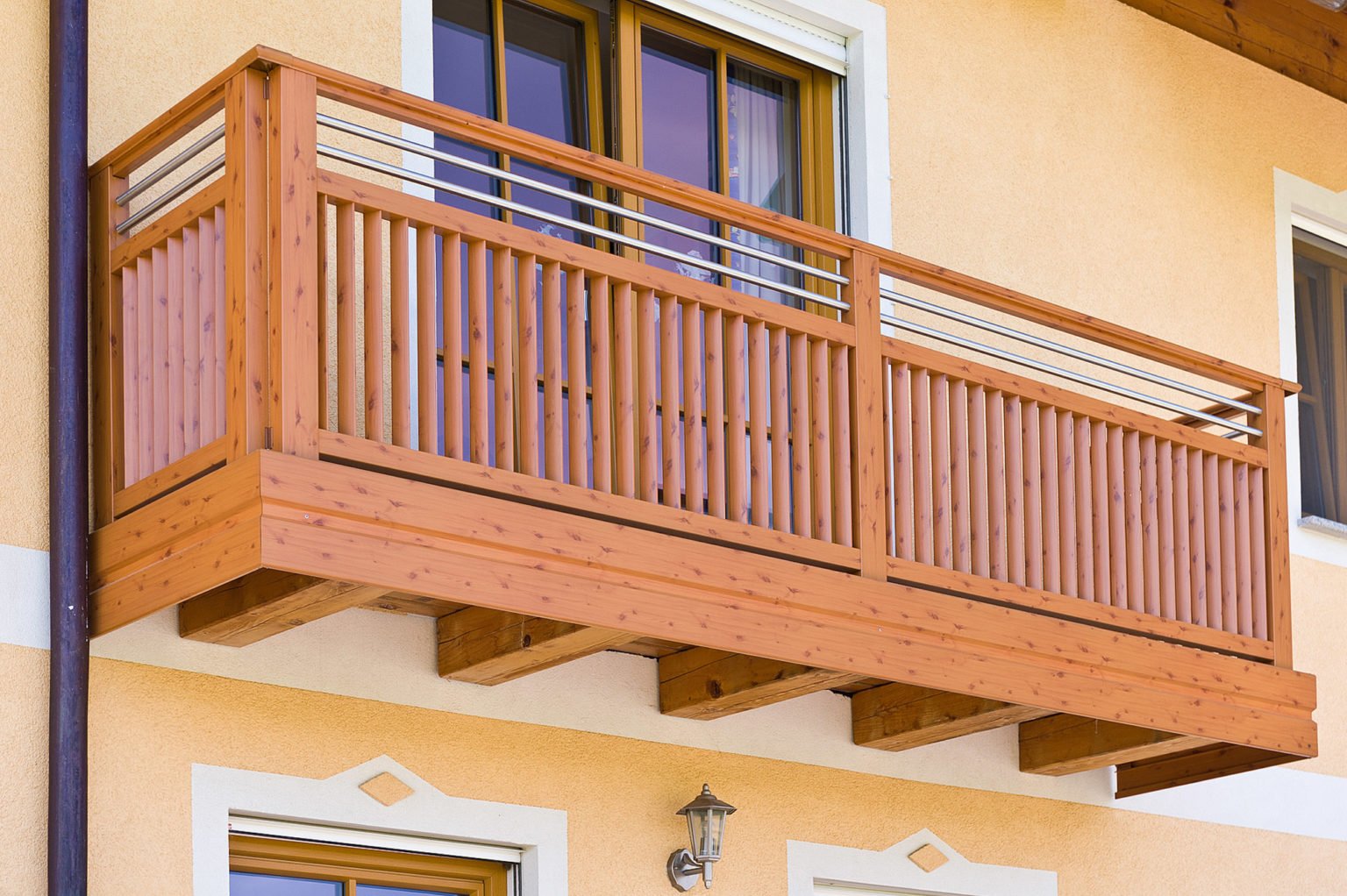 Holzoptik mit Alu Design Trento Balkongeländer