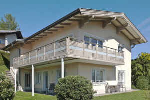 Einfamilienhaus im Grünen mit Alu-Anbaubalkon